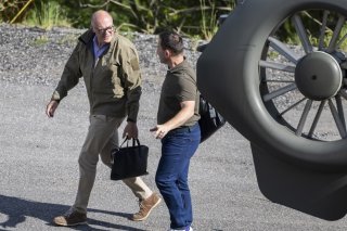 "La priorité et le plus important, ce sont les gens touchés", a glissé le chef du Département fédéral de la défense, de la protection de la population et des sports (DDPS) à son arrivée. KEYSTONE/CYRIL ZINGARO